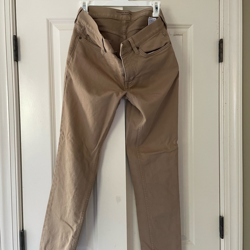 Banana republic, men’s travelers pant, tan color, 32x32, athletic tapered